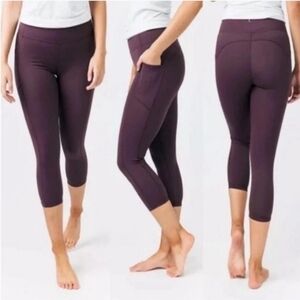 ZYIA Plum Pocket Light n Tight Capris